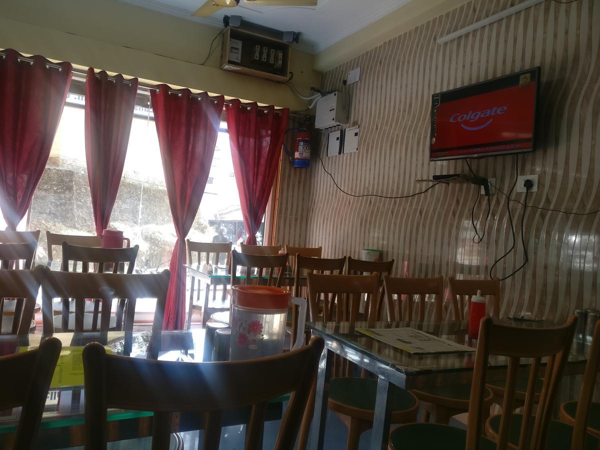 Galaxy Hotel & Restaurant Лансдаун Екстериор снимка