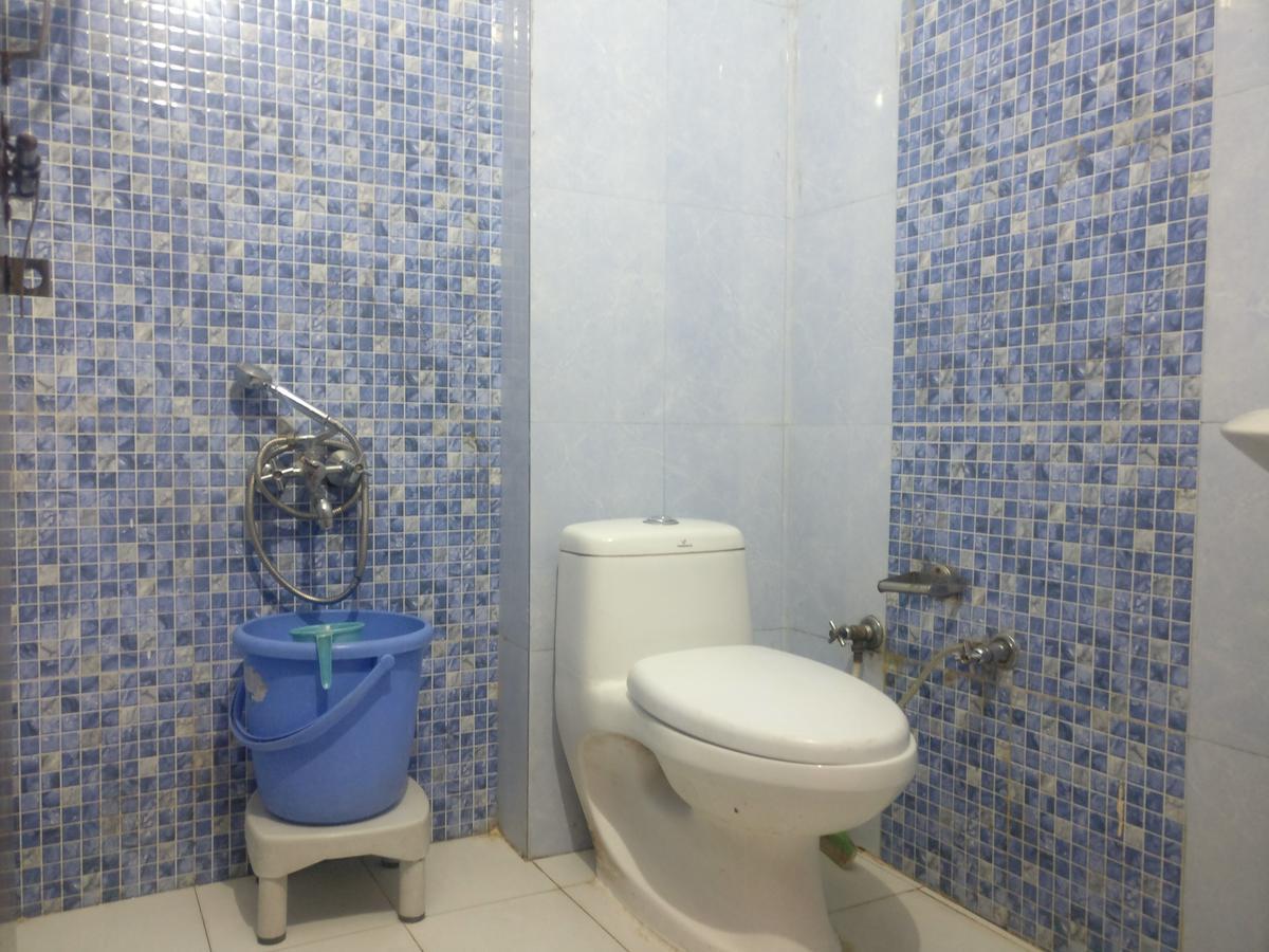 Galaxy Hotel & Restaurant Лансдаун Екстериор снимка