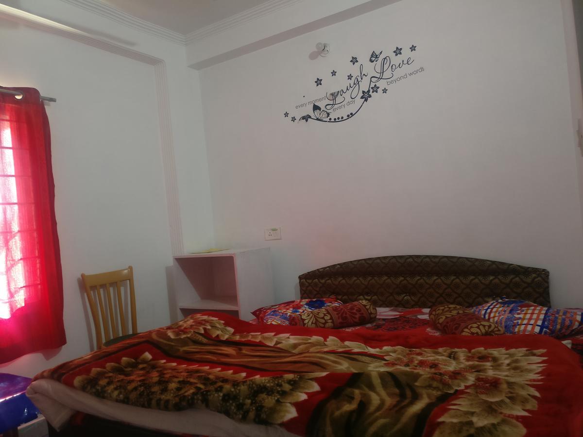 Galaxy Hotel & Restaurant Лансдаун Екстериор снимка